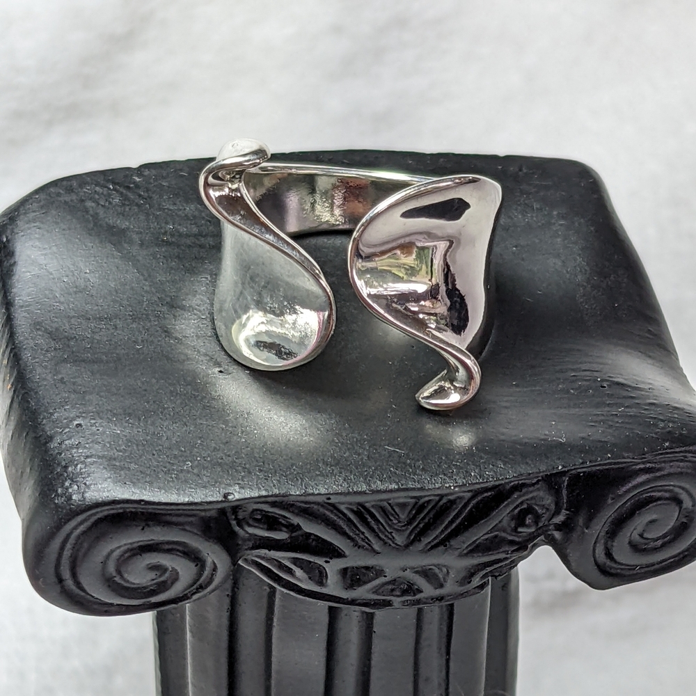 HSN Sevilla Silver Y2K sterling 925 bypass ring mirror finish, sz 8 - almost NEW